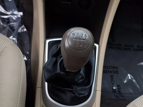 Used 2013 Hyundai Accent GLS FWD image 11