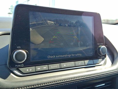 Used 2024 Nissan Rogue SV image 16