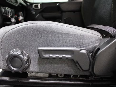 Used 2024 Jeep Wrangler Sport AWD/4WD image 18