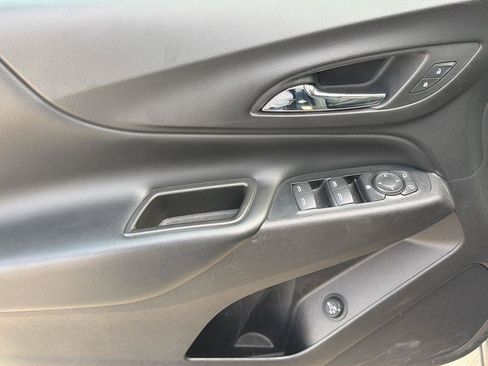 Used 2018 Chevrolet Equinox LT w/ Sun & Infotainment Package image 10