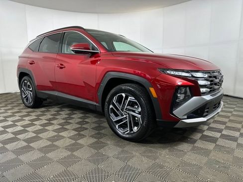 Used 2025 Hyundai Tucson Limited image 2