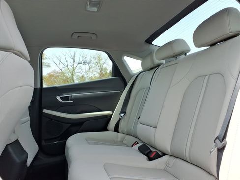 Used 2023 Hyundai Sonata SEL w/ Preferred Accessory Package FWD image 11