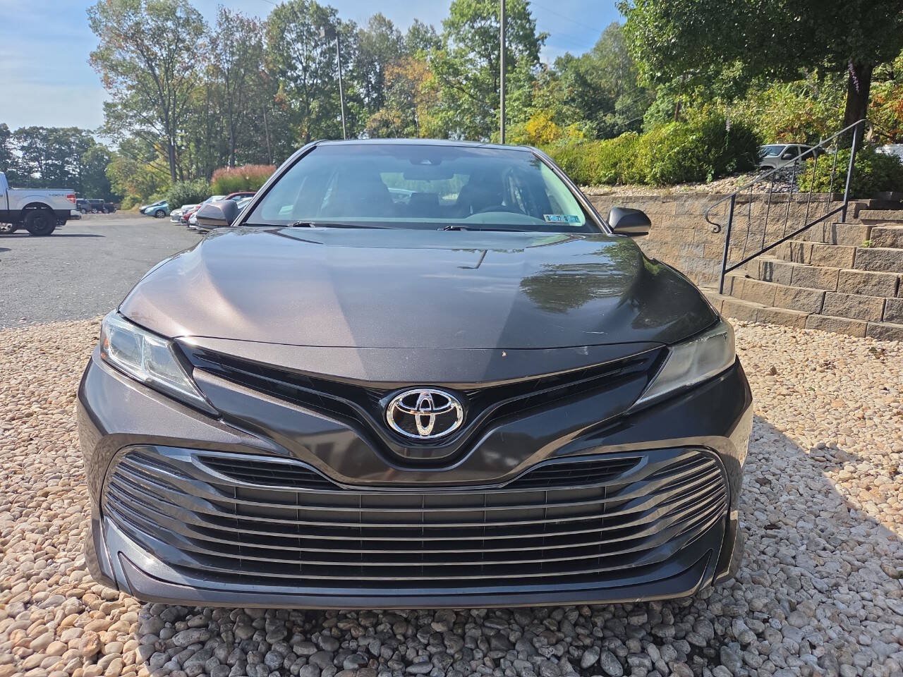 Used 2019 Toyota Camry LE FWD image 2
