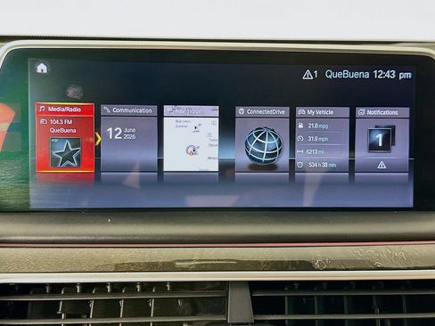 Used 2019 BMW 750i w/ Executive Package RWD image 15