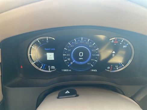 Used 2019 Cadillac Escalade Platinum image 22