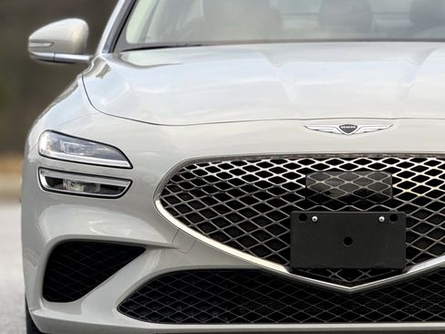 Used 2025 Genesis G70 2.5T image 13