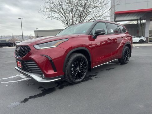 New 2026 Toyota Highlander XSE image 5