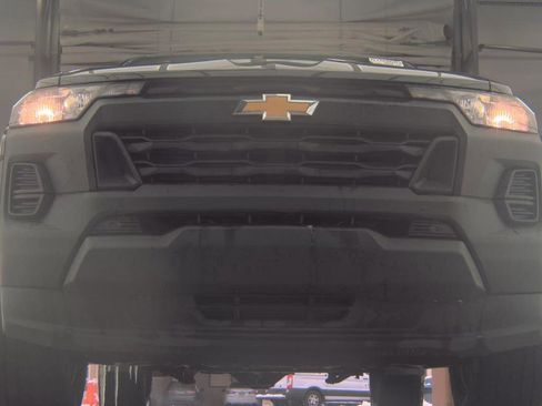 Used 2024 Chevrolet Colorado W/T image 3