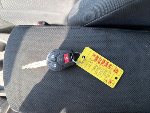 Used 2013 Nissan Rogue S FWD image 24