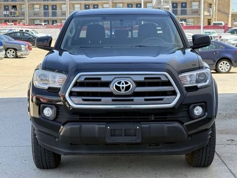 Used 2017 Toyota Tacoma SR5 image 7