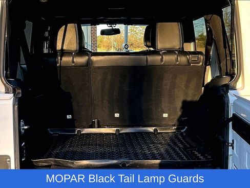 Used 2017 Jeep Wrangler Unlimited Sahara image 22