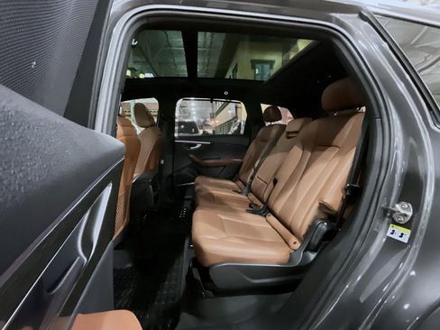 Used 2021 Audi Q7 3.0T Prestige w/ Prestige Package image 19