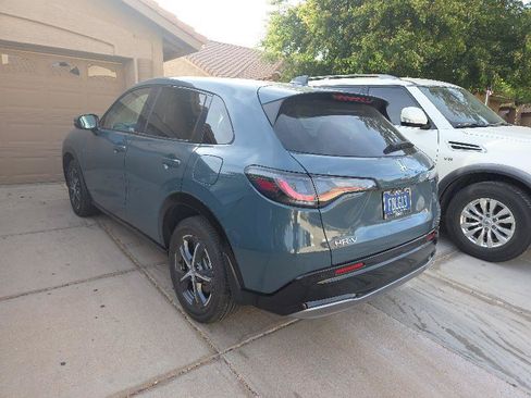 Used 2024 Honda HR-V EX-L image 3