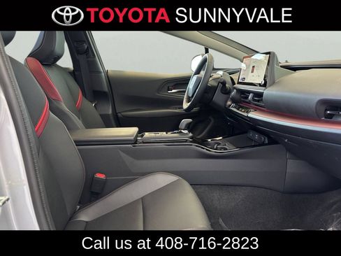 Used 2026 Toyota Prius Plug-In Hybrid FWD image 20