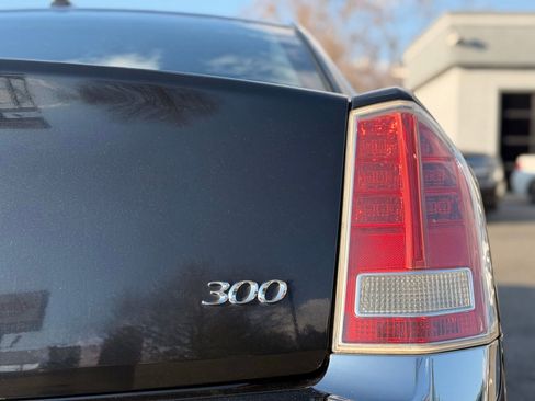 Used 2014 Chrysler 300 image 10