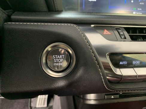 Used 2018 Lexus LC 500 Coupe w/ Sport Package RWD image 18