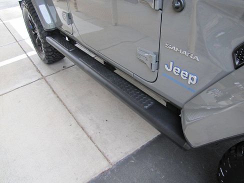 Used 2023 Jeep Wrangler Unlimited Sahara w/ Cold Weather Group AWD/4WD image 27
