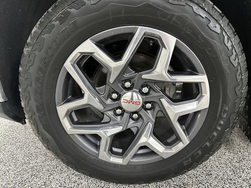 Used 2022 GMC Sierra 1500 SLT w/ SLT Premium Plus Package AWD/4WD image 19
