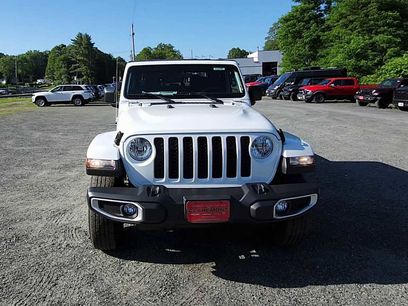 New 2023 Jeep Gladiator Sport