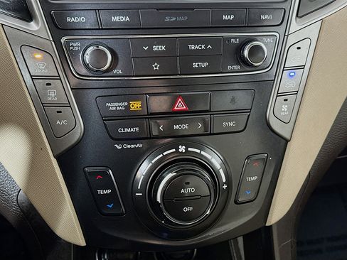 Used 2019 Hyundai Santa Fe XL image 16