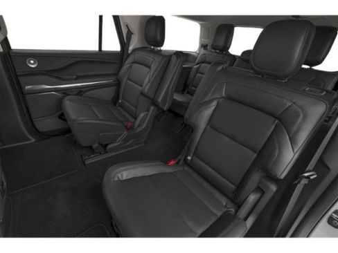 Used 2025 Lincoln Navigator Reserve image 15