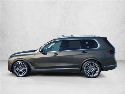 Used 2024 BMW X7 xDrive40i w/ Parking Assistance Package AWD/4WD image 9