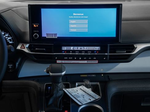 New 2026 Toyota Sienna XLE FWD image 22