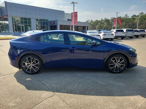 Used 2026 Toyota Prius XLE FWD image 8
