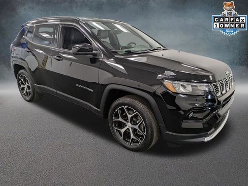 Used 2024 Jeep Compass Limited AWD/4WD image 3