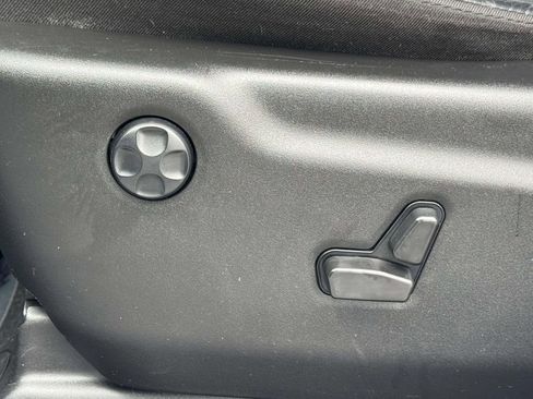 Used 2022 Jeep Grand Cherokee Laredo X image 29