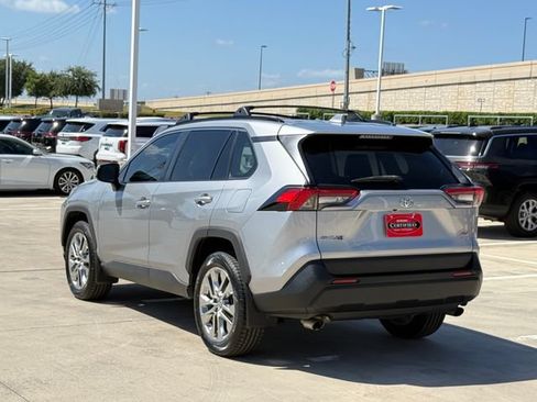 Used 2022 Toyota RAV4 XLE Premium FWD image 8