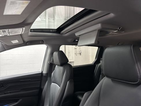 Used 2024 Honda Odyssey Touring image 32