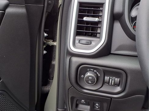 New 2026 RAM 1500 Big Horn AWD/4WD image 9