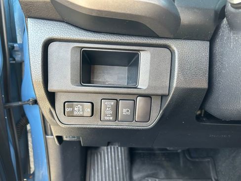 Used 2019 Toyota Tacoma TRD Sport w/ Technology Package AWD/4WD image 15