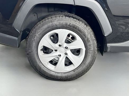 Used 2024 Toyota RAV4 LE image 33