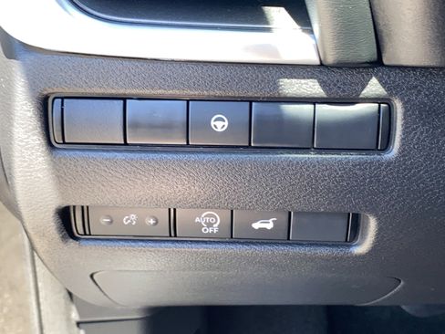 Used 2024 Nissan Rogue SV AWD/4WD image 14