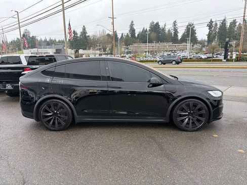 Used 2022 Tesla Model X image 9