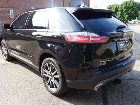 Used 2024 Ford Edge Titanium AWD/4WD image 3