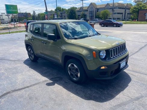 Used 2015 Jeep Renegade Sport w/ Power & Air Group FWD image 4