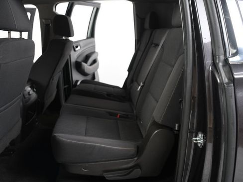 Used 2017 Chevrolet Suburban LS RWD image 33
