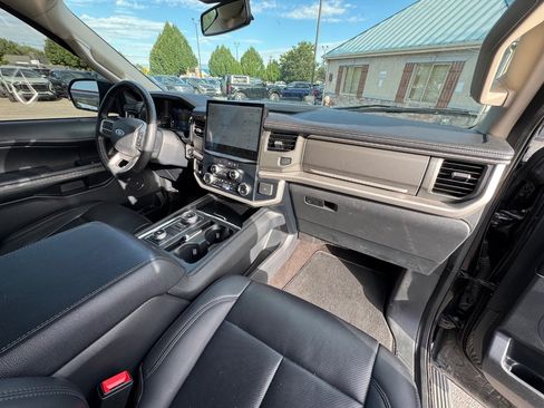 Used 2023 Ford Expedition Max XLT AWD/4WD image 9