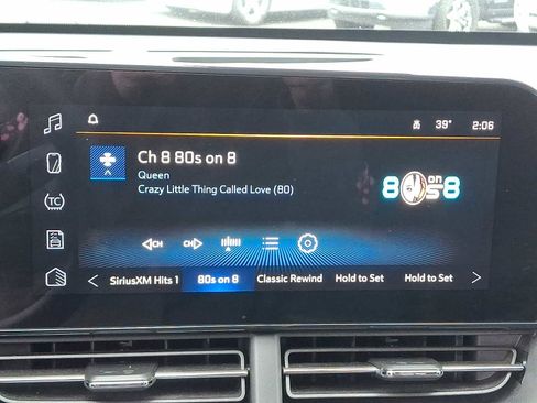 Used 2024 Chevrolet Trax LT image 17