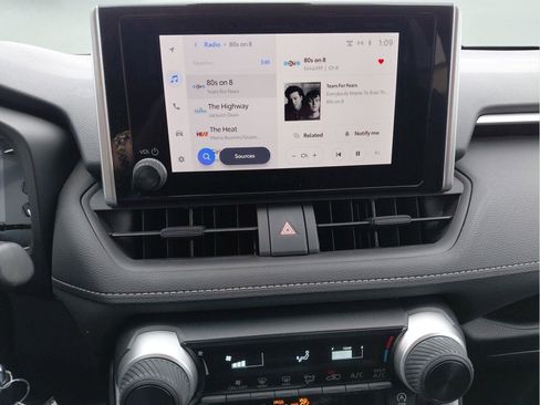 Used 2024 Toyota RAV4 LE image 32