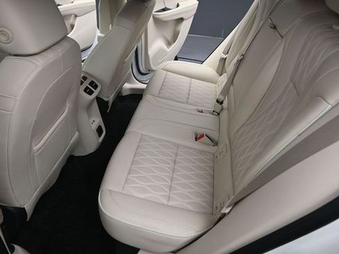 Used 2022 Buick Envision Avenir w/ Technology Package II FWD image 24