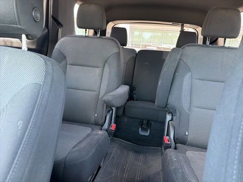 Used 2023 Chevrolet Traverse LT FWD image 14