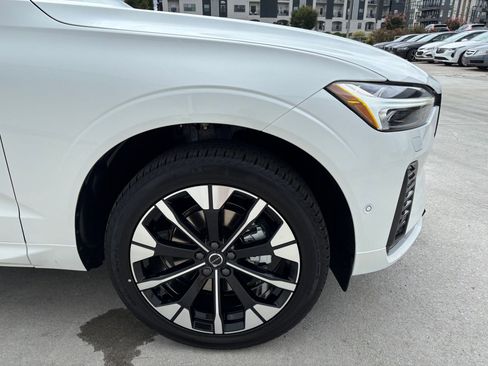 Used 2026 Volvo XC60 B5 Plus w/ Protection Package Premier image 11