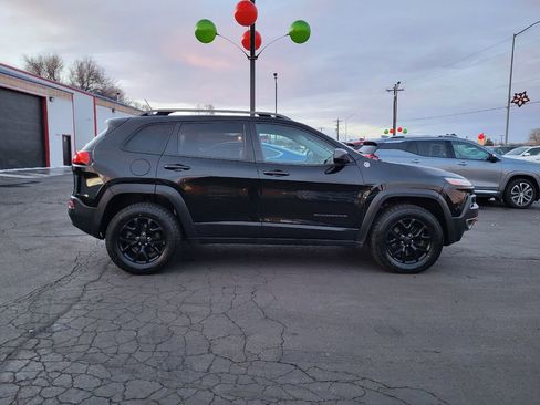 Used 2017 Jeep Cherokee Trailhawk w/ Comfort/Convenience Group image 6