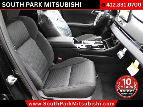 New 2026 Mitsubishi Outlander ES image 16