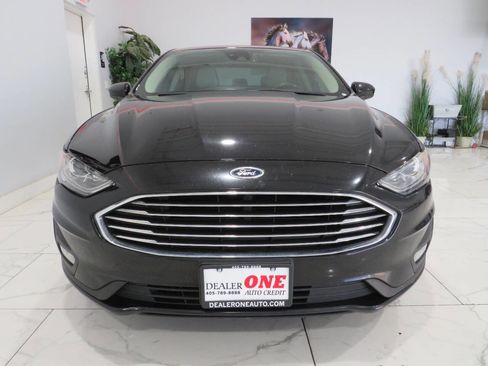 Used 2019 Ford Fusion SE w/ Equipment Group 151A image 9