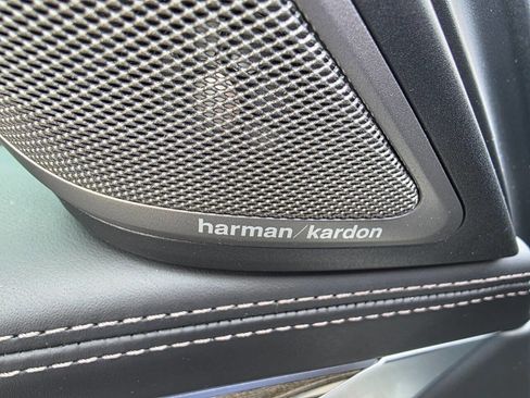 Used 2019 BMW 750i xDrive w/ Executive Package image 10